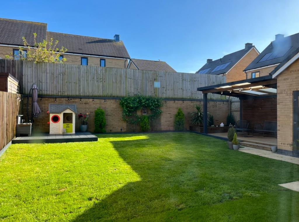 Mottershead Avenue, Locking... 3 bed semidetached house for sale £
