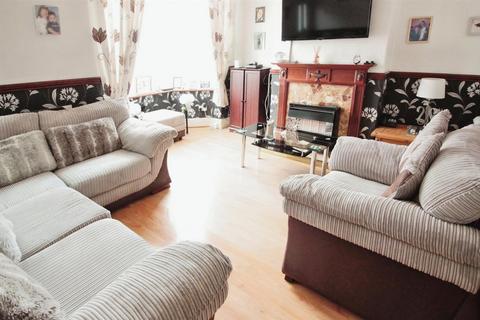 4 bedroom terraced house for sale, Haigh View, Leeds LS26