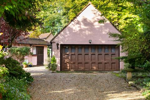 4 bedroom detached house for sale, Silver Lane, Purley CR8