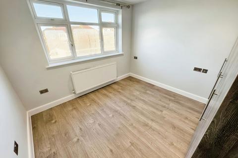 3 bedroom house to rent, Dale Avenue, Edgware, HA8