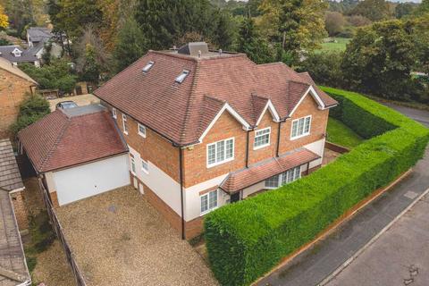 undefined, Freemans Close, Stoke Poges SL2