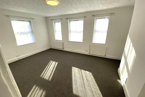 3 bedroom flat to rent, Lordship Lane, Tottenham