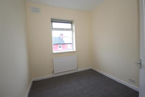 3 bedroom terraced house to rent, Harrow Street, South Elmsall