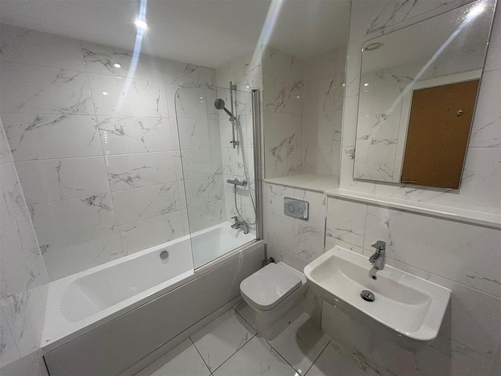 204 arden bathroom.j