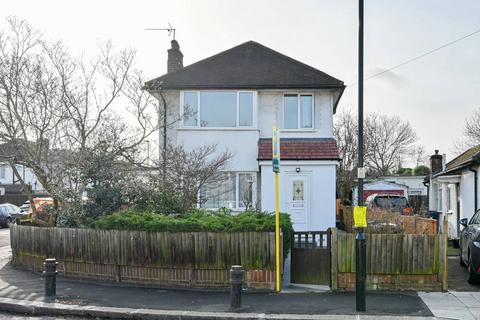 2 bedroom terraced house to rent, Croyde Avenue, Greenford, UB6