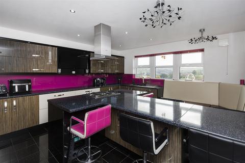 5 bedroom detached house for sale, Stainland Road, Halifax HX4