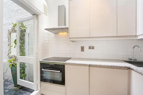 Studio for sale, Courtfield Gardens, South Kensington SW5