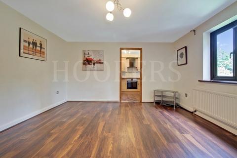 2 bedroom flat to rent, Hawarden Hill, London, NW2