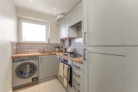 2 bedroom flat to rent, Belvedere Court, Putney, London, SW15