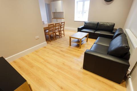 6 bedroom flat to rent, Hardman Street, ,