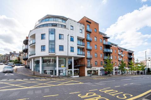 3 bedroom flat for sale, Epsom Road, Guildford, GU1