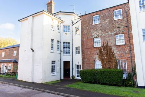 2 bedroom flat for sale, Bell House, Alresford