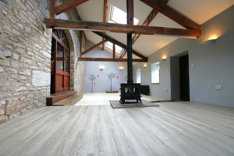 4 bedroom barn conversion for sale, Manchester Road, Burnley, Lancashire, BB11 5NS