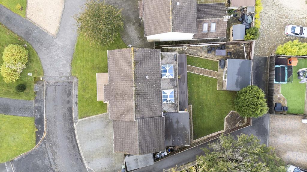 Hutton, WestonSuperMare BS24 5 bed detached house for sale £675,000