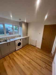 3 bedroom terraced house to rent, Lewis Place, North Muirton, Perthshire, PH1