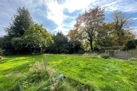 4 bedroom detached house to rent, Parkside Green, Meanwood, Leeds, LS6