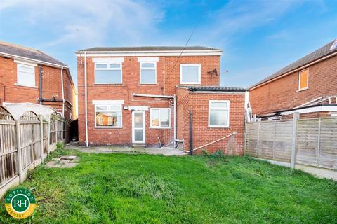 1 Winholme, Armthorpe, Doncaster, DN3 3AF