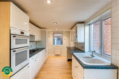 1 Winholme, Armthorpe, Doncaster, DN3 3AF