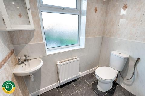 1 Winholme, Armthorpe, Doncaster, DN3 3AF