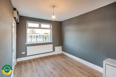 1 Winholme, Armthorpe, Doncaster, DN3 3AF