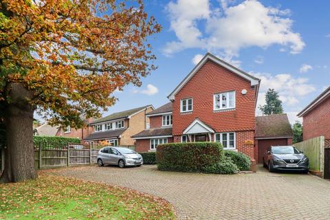 4 bedroom detached house for sale, Ridge Lane, Watford, WD17