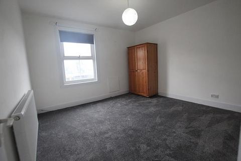 2 bedroom flat to rent, London Road, High Wycombe HP11