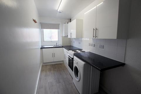 2 bedroom flat to rent, London Road, High Wycombe HP11