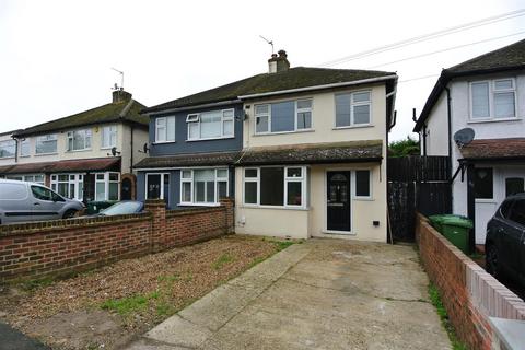 3 bedroom terraced house to rent, Spelthorne Lane, Ashford TW15