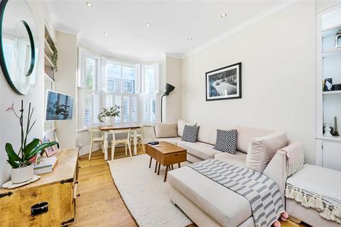 2 bedroom flat for sale, Cologne Road, SW11