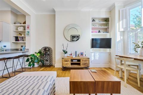 2 bedroom flat for sale, Cologne Road, SW11