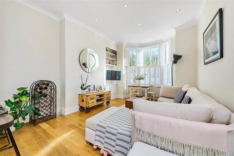 2 bedroom flat for sale, Cologne Road, SW11