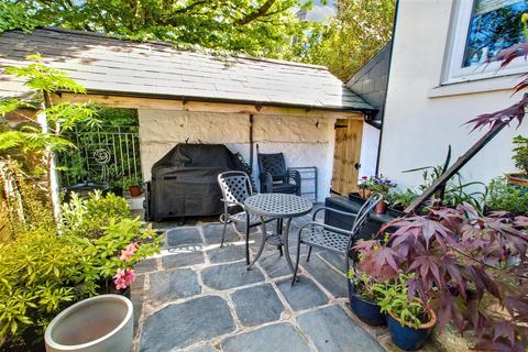 2 bedroom cottage for sale, Upper West Street, Newport