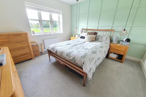 8 Brook Square, Merriott, TA16 5AD