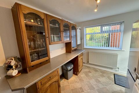 3 bedroom semi-detached bungalow for sale, School Road, Blackpool FY4