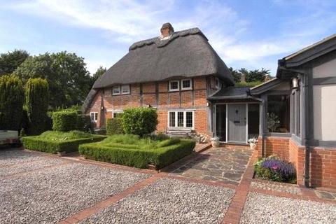 4 bedroom detached house to rent, The Street, Patching, Worthing, West Sussex