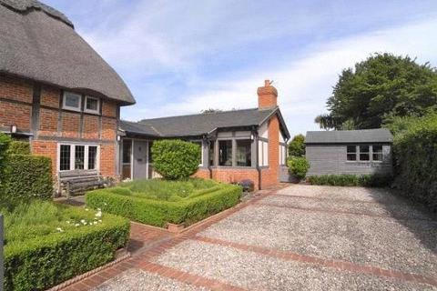 4 bedroom detached house to rent, The Street, Patching, Worthing, West Sussex