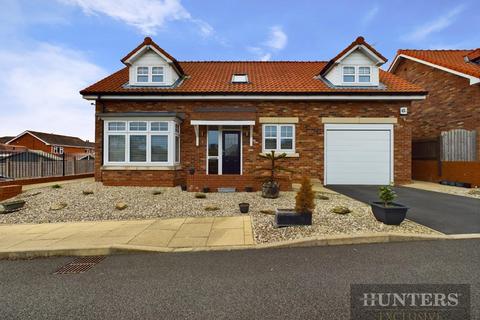 3 bedroom detached bungalow for sale, Paddock Close, East Ayton, Scarborough, YO13 9BN