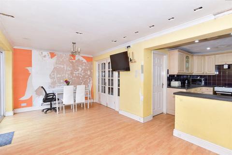 3 bedroom semi-detached house for sale, The Ferns, Larkfield, Aylesford, Kent