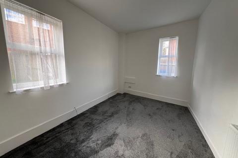 1 bedroom flat to rent, Manor Road, Rugby, CV21