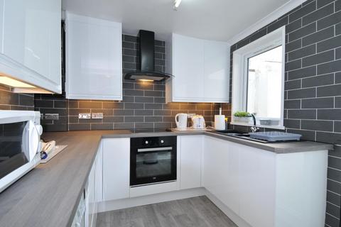 4 bedroom house to rent, Wellington Street, Plymouth PL4