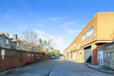 Industrial unit to rent, Valmar Road, London SE5