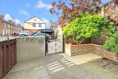 2 bedroom terraced house for sale, Bondgate, Ripon