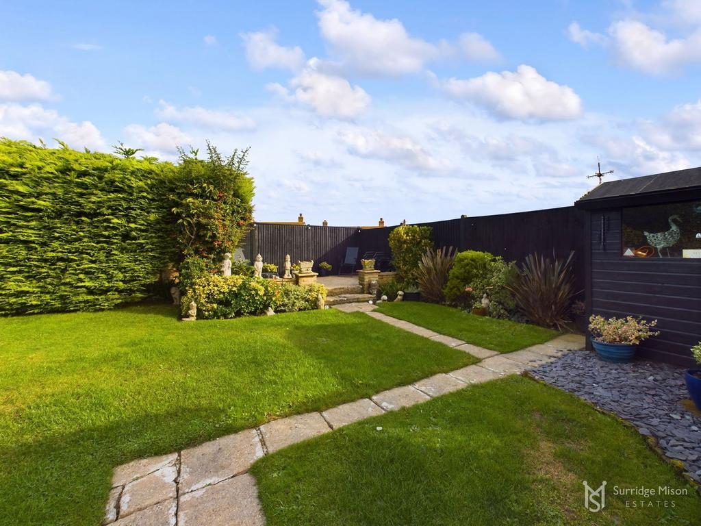 St. Johns Drive, Pevensey BN24 3 bed semidetached house for sale £