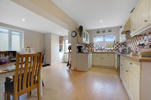 4 bedroom detached house for sale, Barn Meadow, Rochester ME2