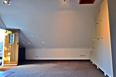 1 bedroom flat to rent, West End, Wormley EN10