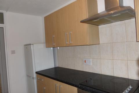 2 bedroom flat to rent, South Park Hill Road, South Croydon CR2