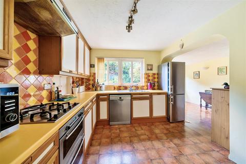 4 bedroom detached house for sale, Great Ellshams, Banstead