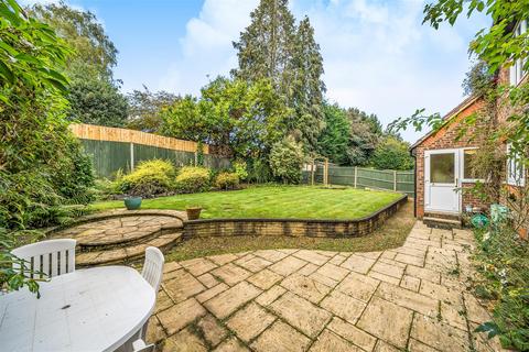 4 bedroom detached house for sale, Great Ellshams, Banstead