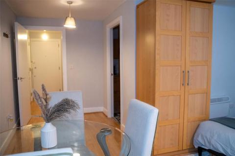 Studio to rent, Venus House, London E14