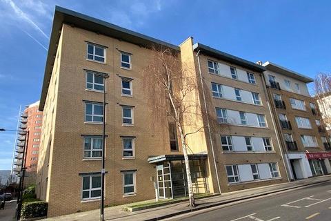 Studio to rent, Venus House, London E14
